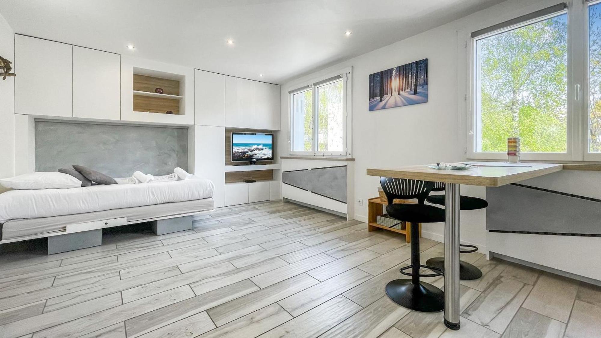 HOMEY TIDY - NEW / Proche Centre Annecy / Parking gratuit / Logement entièrement équipé Extérieur photo